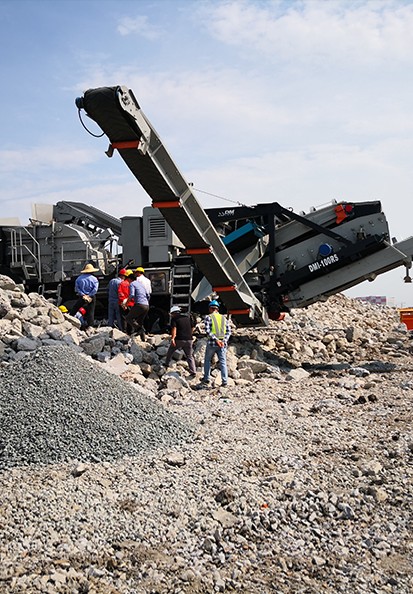 移動(dòng)式破碎篩分設(shè)備，助您成功路上一臂之力