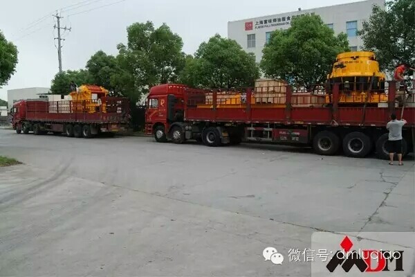 上海東蒙路橋機(jī)械有限公司-500t/h內(nèi)蒙古生產(chǎn)線發(fā)貨現(xiàn)場(chǎng)