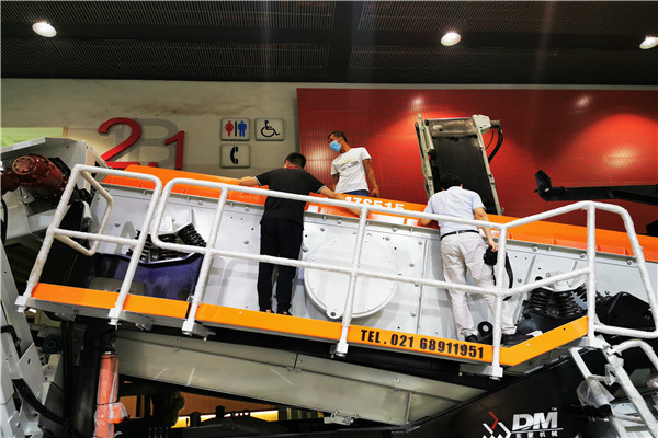 【現(xiàn)場(chǎng)直擊】第六屆廣州砂石展第二天盛況依舊！東蒙現(xiàn)場(chǎng)火熱出爐！