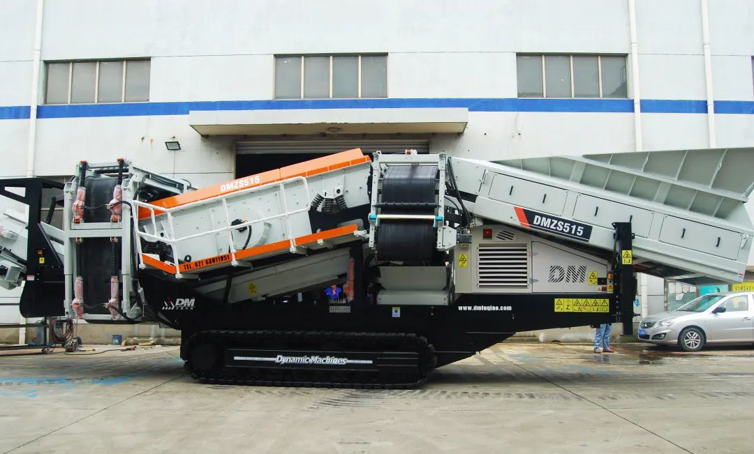 發(fā)貨中 | 上海東蒙開年發(fā)貨進(jìn)行中！DMZS515移動重型篩分站火速發(fā)往客戶前方，助力客戶砂石骨料項(xiàng)目!